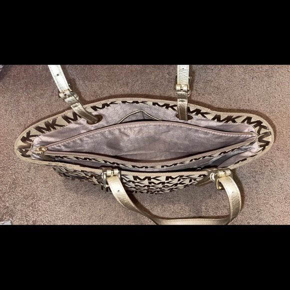 Michael Kors Logo Tote Bag - Picture 5 of 5